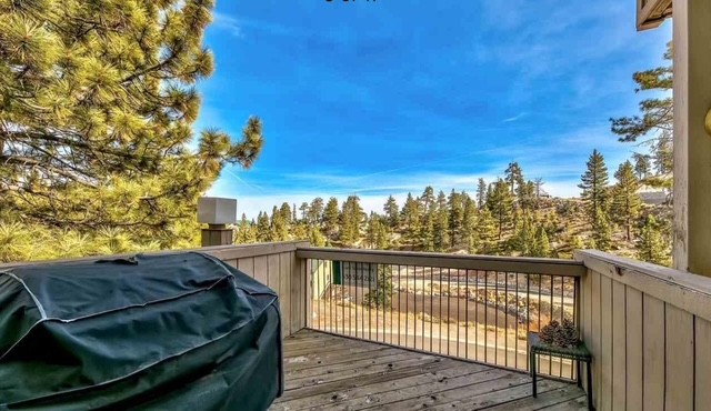 364 A Quaking Aspen Ln Stateline, NV Discover the perfect mountain getaway in this beautifully furnished 4-bedroom, 2-bath condo just steps from the Stagecoach lift...